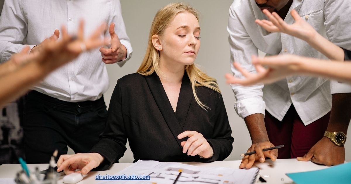 Entenda o que é assédio no ambiente de trabalho.